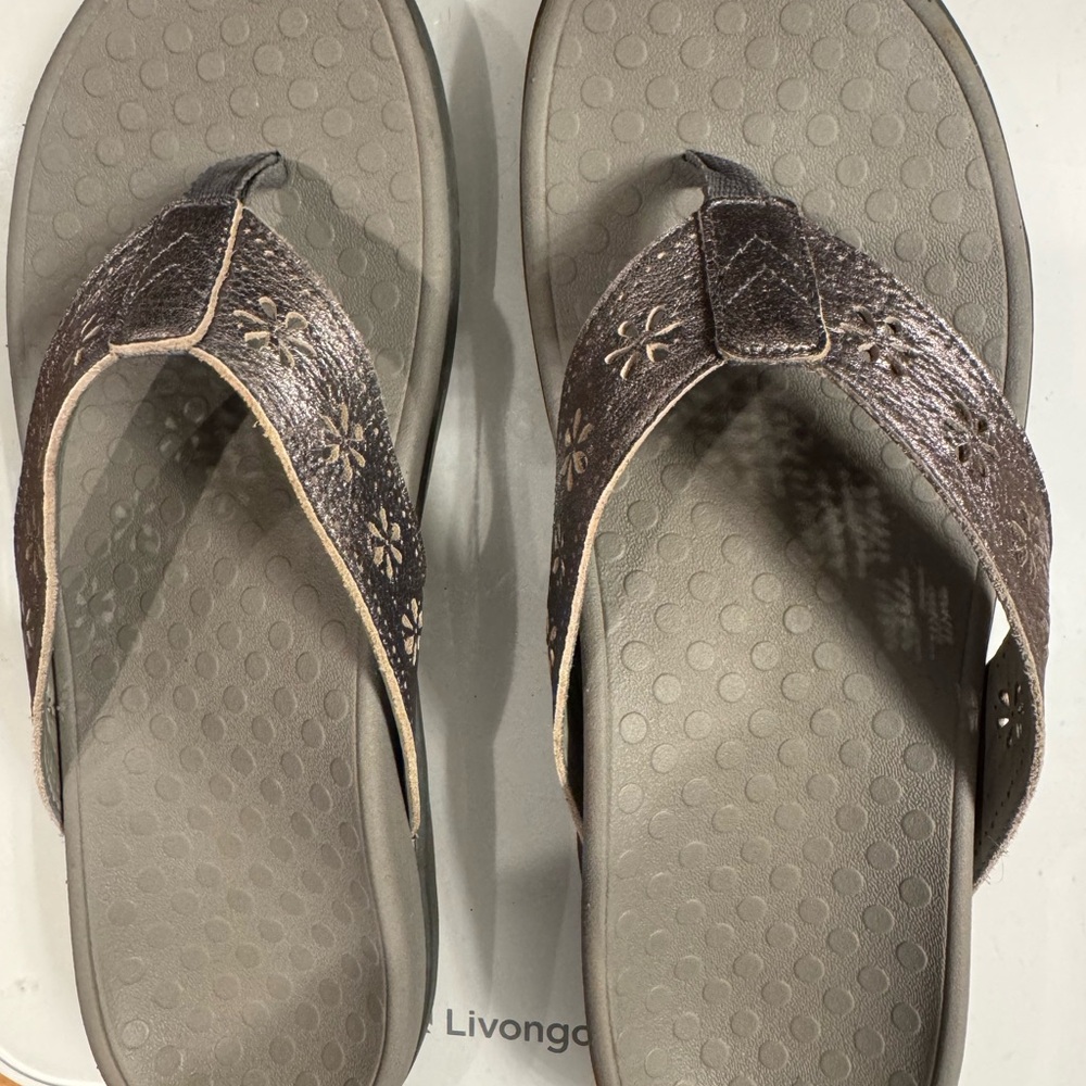 VIONIC Flip Flop Sandals